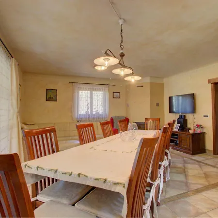Apartment Rihter Črni Kal